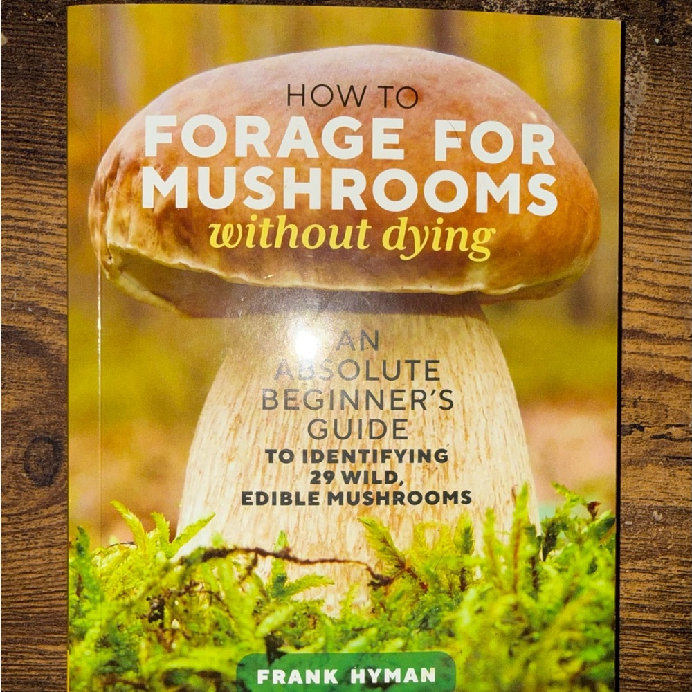Frank Lyman Design Mushroom Foraging Guide - Green and Brown